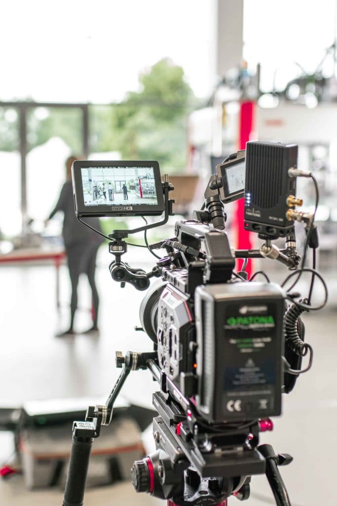 Behind the Scenes Aufnahme einer Panasonic EVA1 Kamera bei Somic Dreh, Verpackungsmaschinen Hersteller, Somic GmbH, Behind The Scenes Fotografie, WINGMEN Media